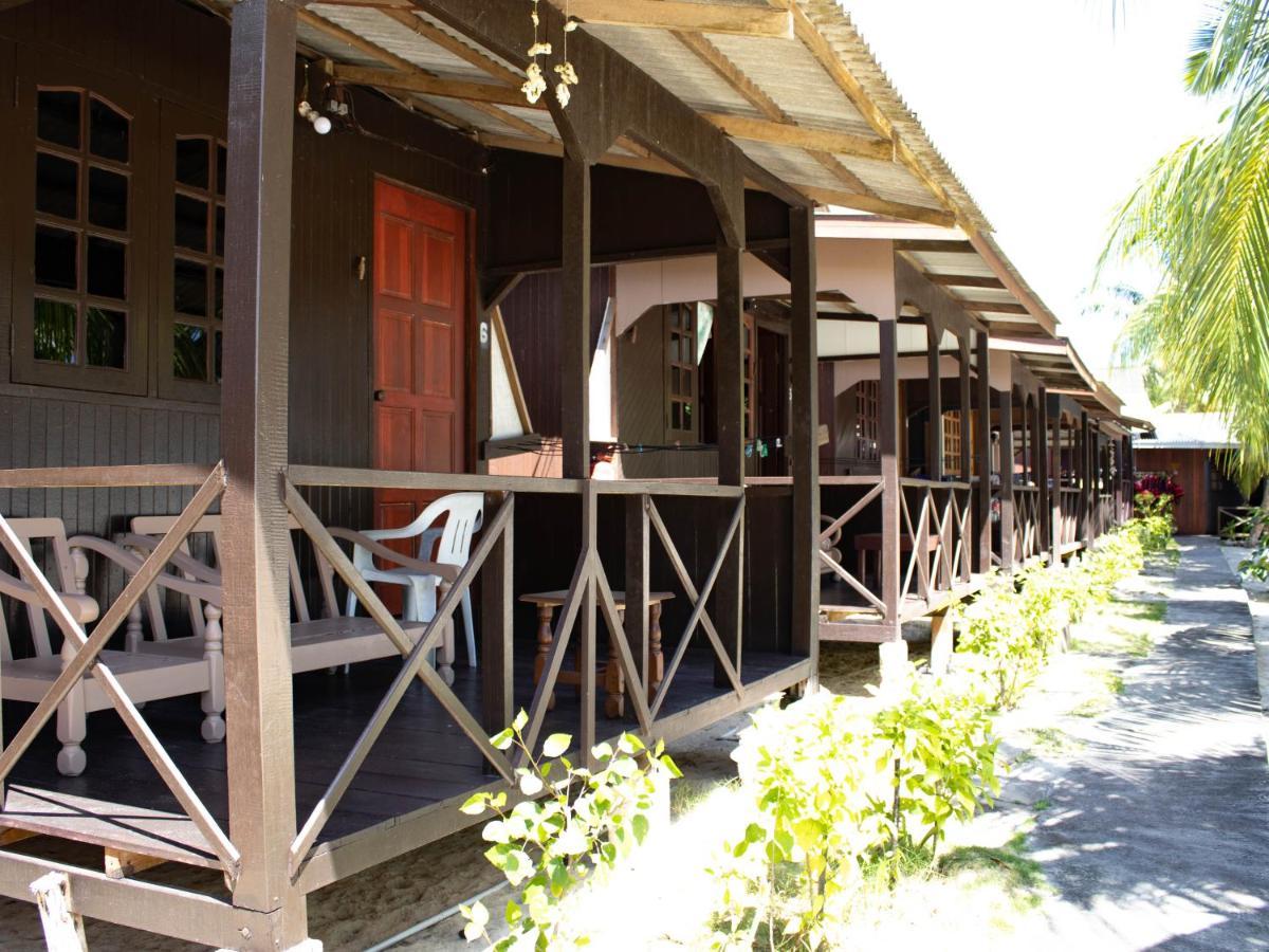 Bushman Tioman Hotel Kampong Juara Kültér fotó
