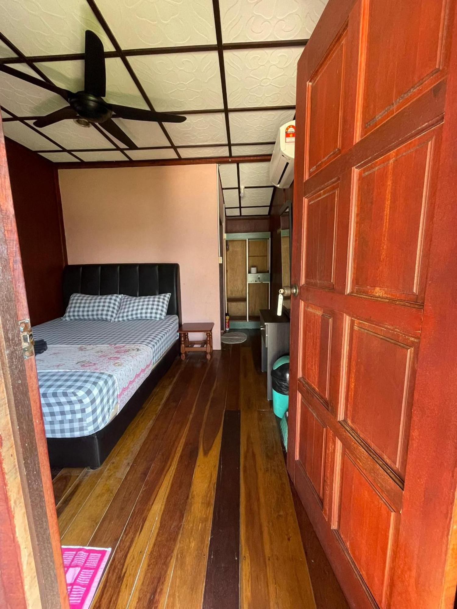 Bushman Tioman Hotel Kampong Juara Kültér fotó