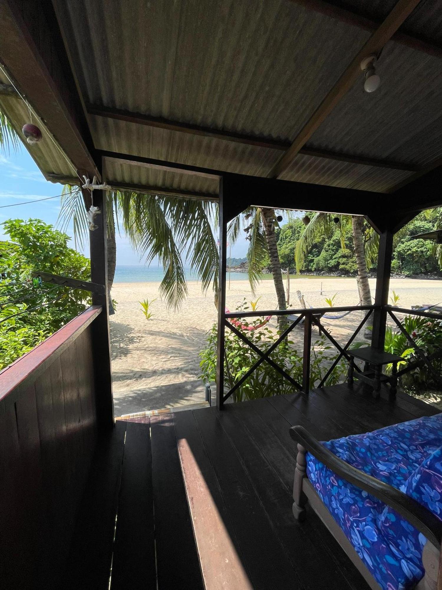 Bushman Tioman Hotel Kampong Juara Kültér fotó