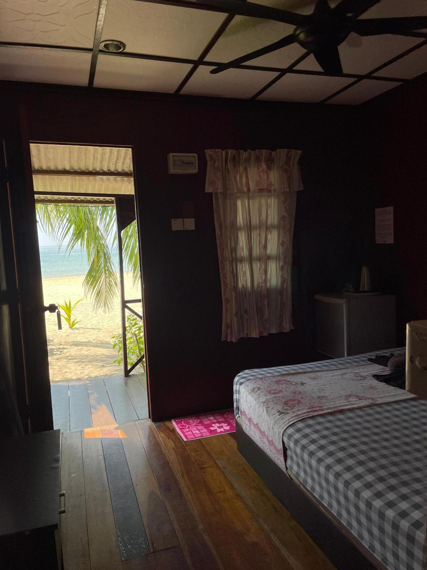 Bushman Tioman Hotel Kampong Juara Kültér fotó